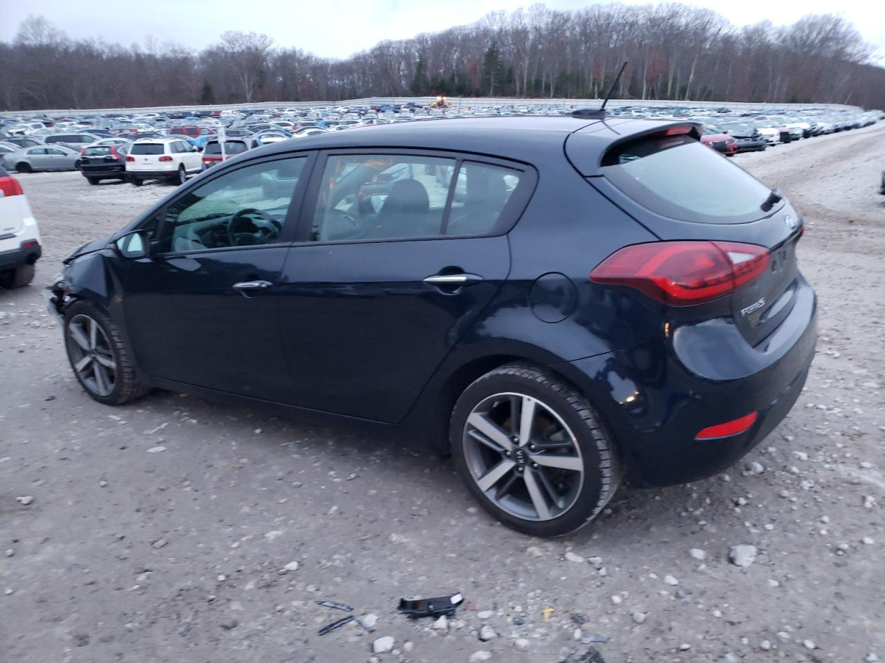 Obraz 2 z 2017 KIA FORTE EX 2017 z VIN KNAFX5A85H5717609