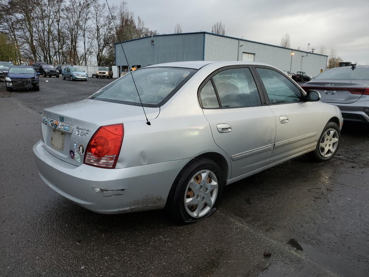 Image 3 of 2004 HYUNDAI ELANTRA GLS 2004 with VIN KMHDN46D74U789374