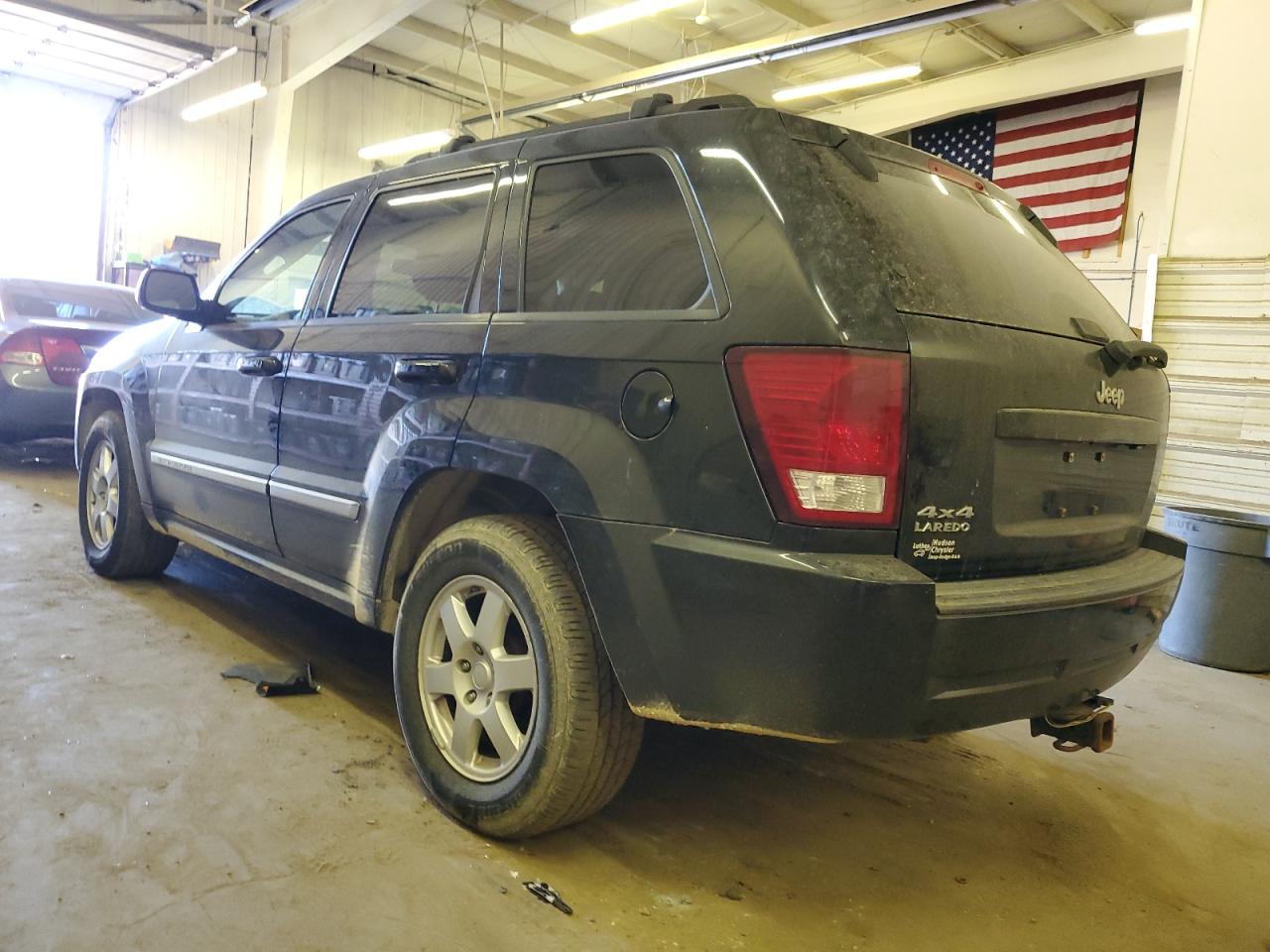 Image 2 of 2010 JEEP GRAND CHEROKEE LAREDO 2010 with VIN 1J4PR4GK0AC163079