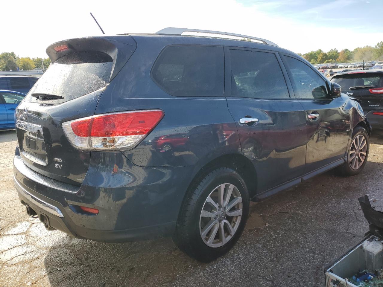 Image 3 of 2015 NISSAN PATHFINDER S 2015 with VIN 5N1AR2MN7FC606801