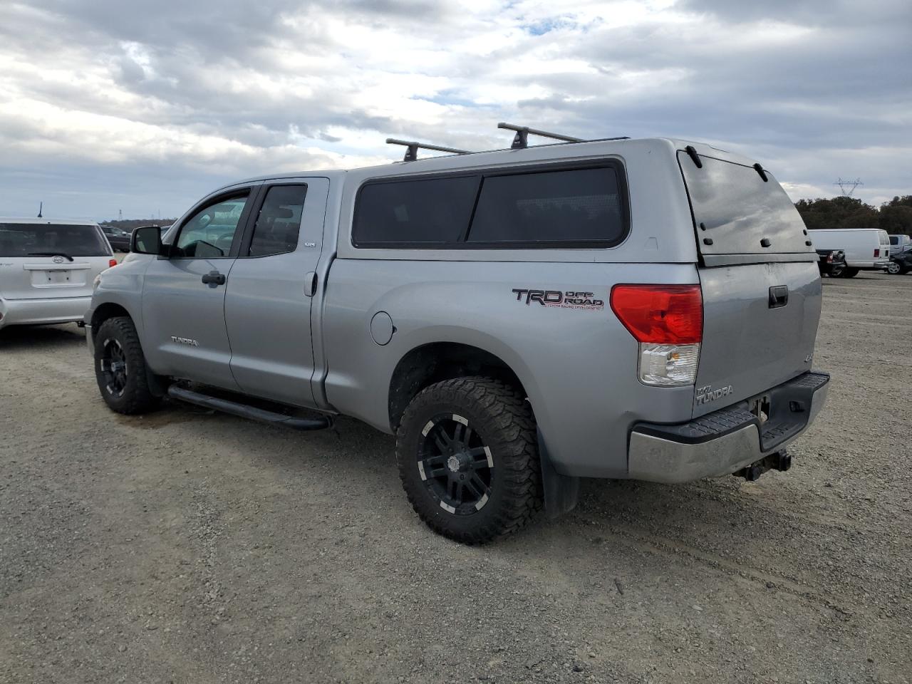 Image 2 of 2011 TOYOTA TUNDRA DOUBLE CAB SR5 2011 with VIN 5TFUM5F15BX023271