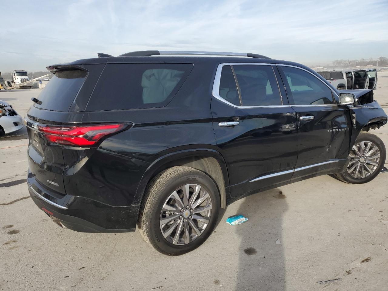 Obraz 3 z 2023 CHEVROLET TRAVERSE PREMIER 2023 z VIN 1GNEVKKWXPJ195153