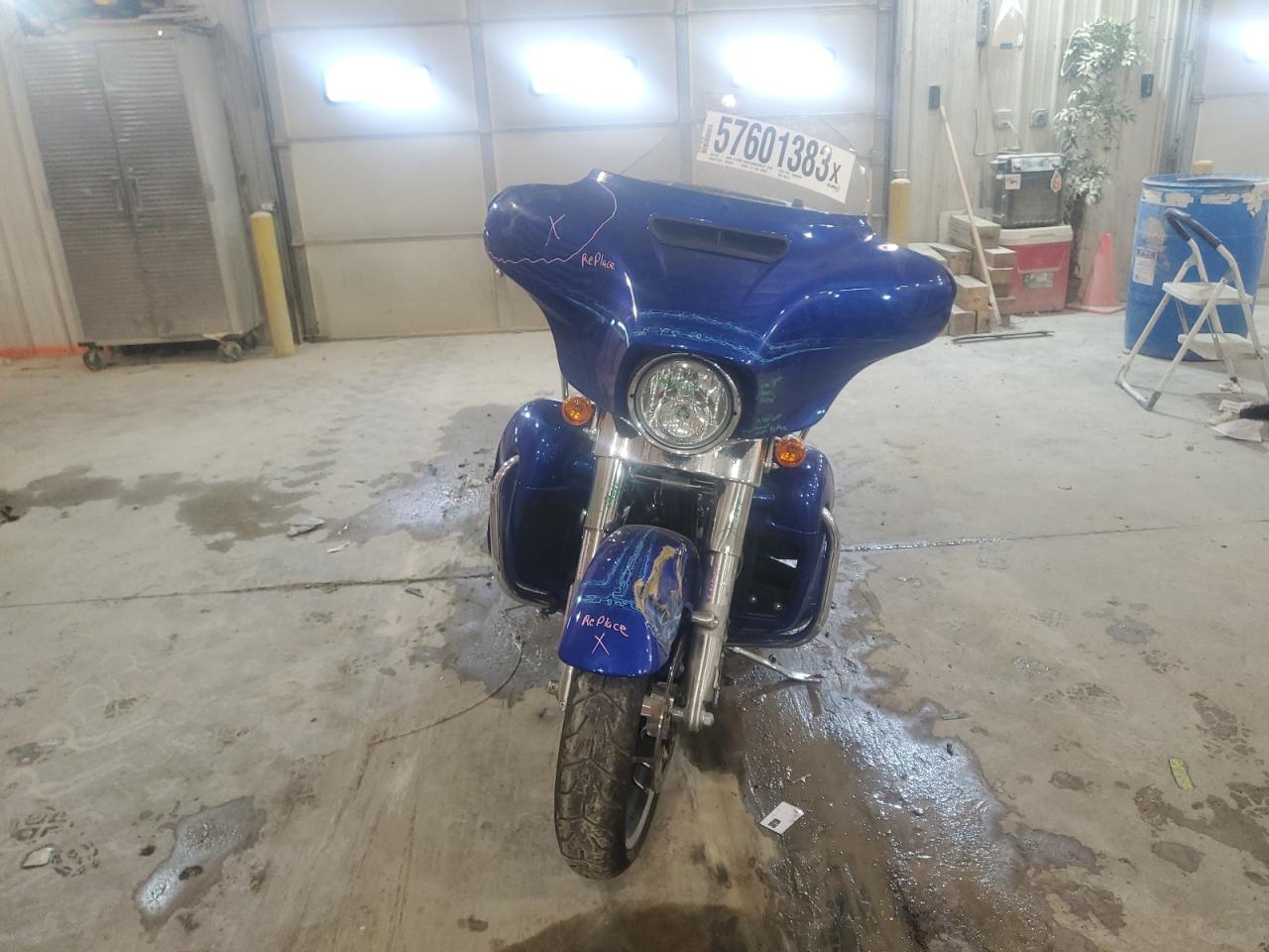 Obraz 2 z 2019 HARLEY-DAVIDSON FLHX  2019 z VIN 1HD1KBC15KB680174