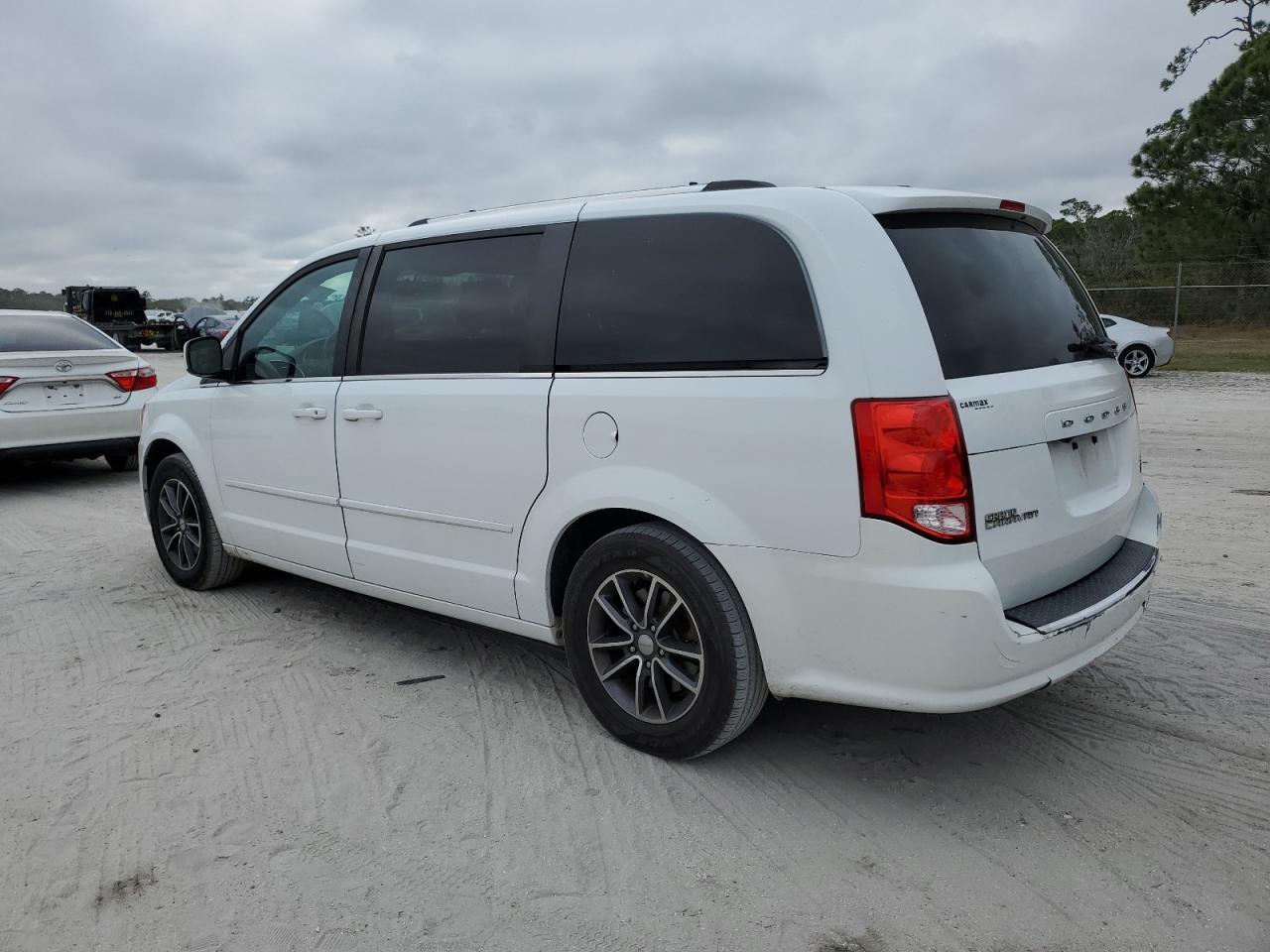 Изображение 2 2017 DODGE GRAND CARAVAN SXT 2017 с VIN 2C4RDGCG0HR677502