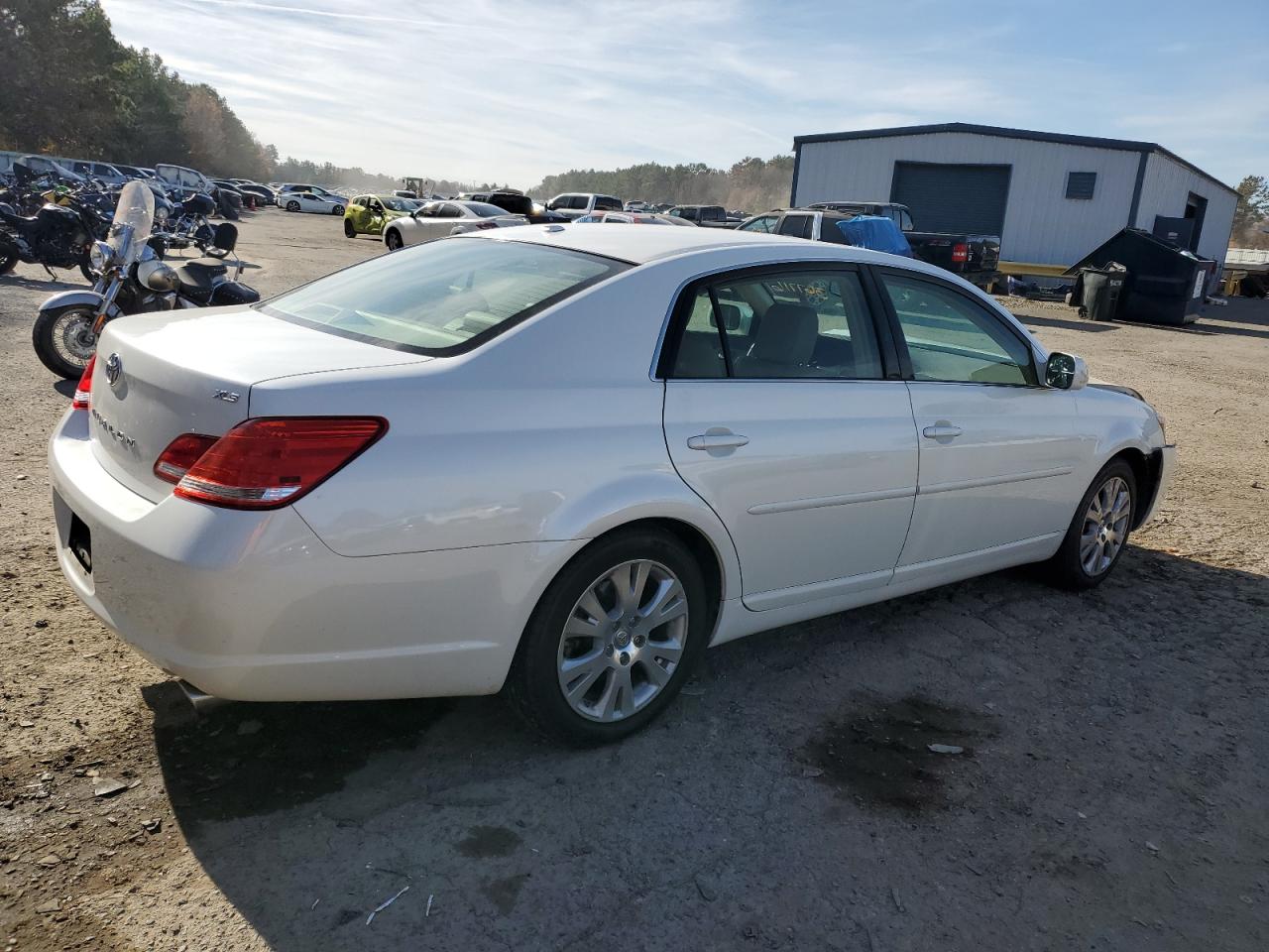 Image 3 of 2010 TOYOTA AVALON XL 2010 with VIN 4T1BK3DB4AU367716
