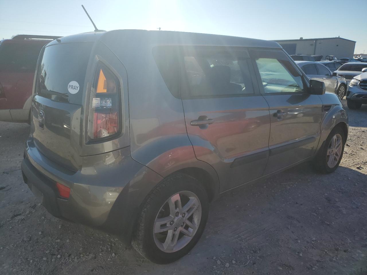Obraz 3 z 2011 KIA SOUL + 2011 z VIN KNDJT2A2XB7231702