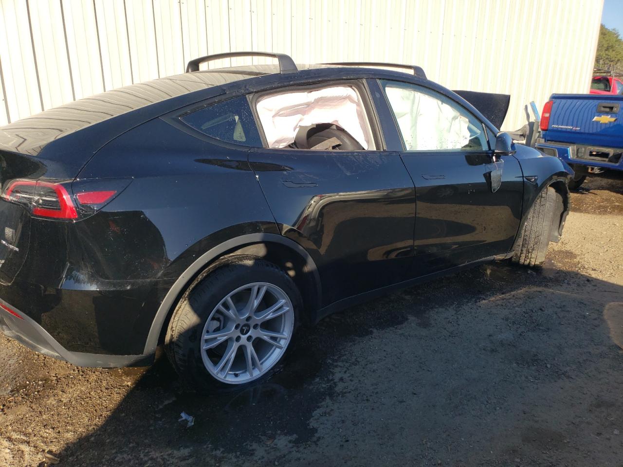 Obraz 3 z 2023 TESLA MODEL Y  2023 z VIN 7SAYGDEE0PA059636