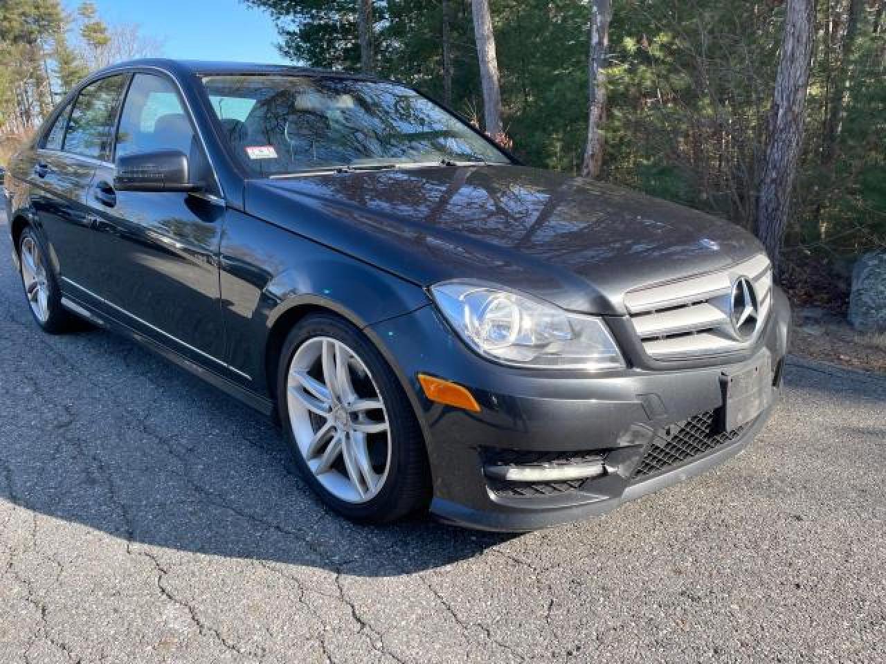Image 1 of 2013 MERCEDES-BENZ C 300 4MATIC 2013 with VIN WDDGF8AB8DR264974