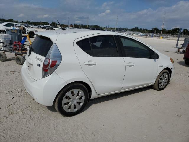 Image 3 of 2013 TOYOTA PRIUS C  2013 with VIN JTDKDTB31D1056843
