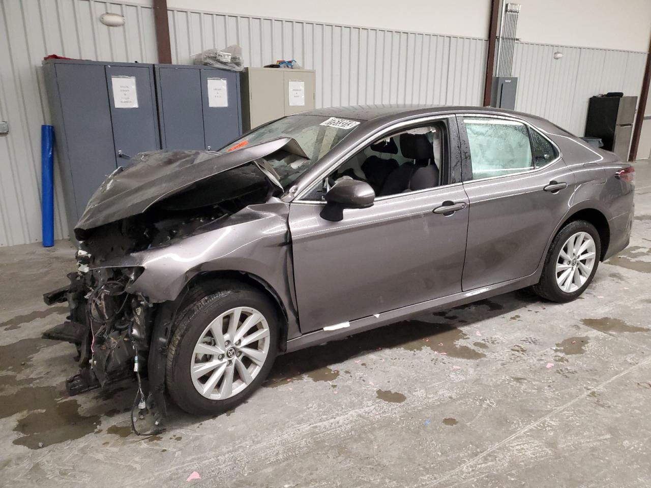 Изображение 1 2023 TOYOTA CAMRY LE 2023 с VIN 4T1C11AK2PU836679