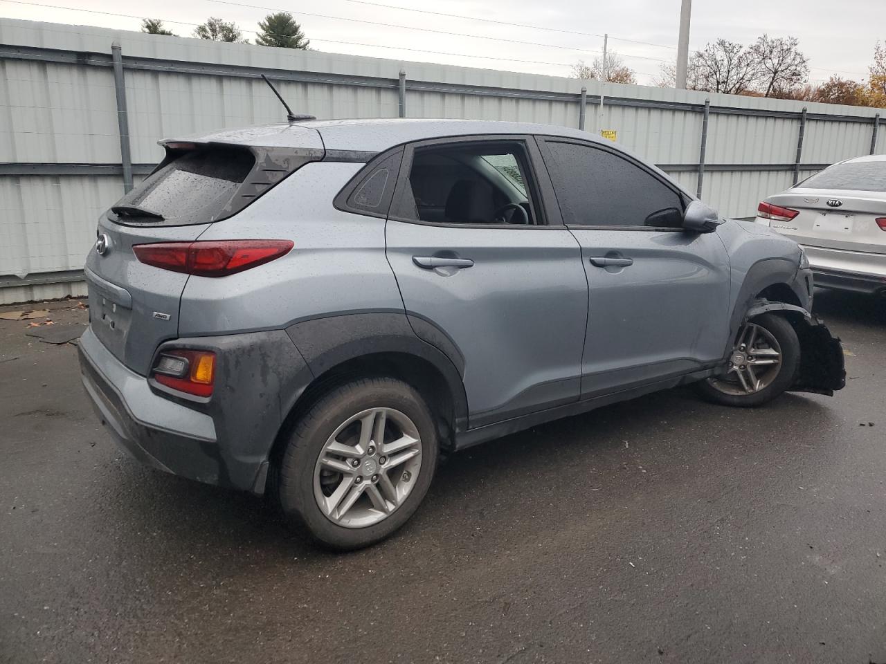 Image 3 of 2020 HYUNDAI KONA SE 2020 with VIN KM8K1CAA0LU590353