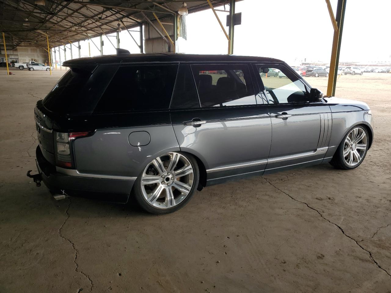 Obraz 3 z 2017 LAND ROVER RANGE ROVER SV AUTOBIOGRAPHY 2017 z VIN SALGW3FEXHA334777