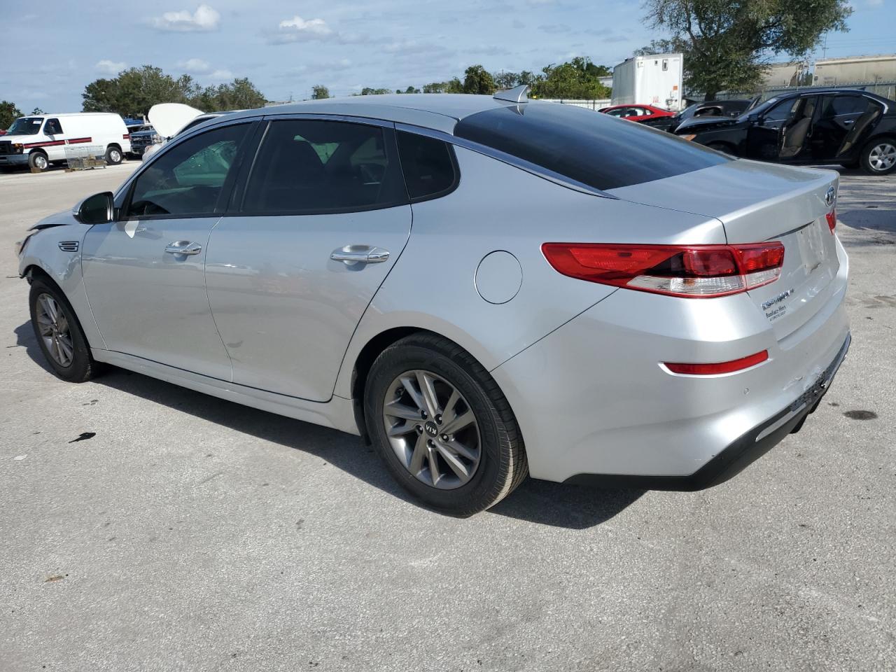 Obraz 2 z 2019 KIA OPTIMA LX 2019 z VIN 5XXGT4L38KG325953