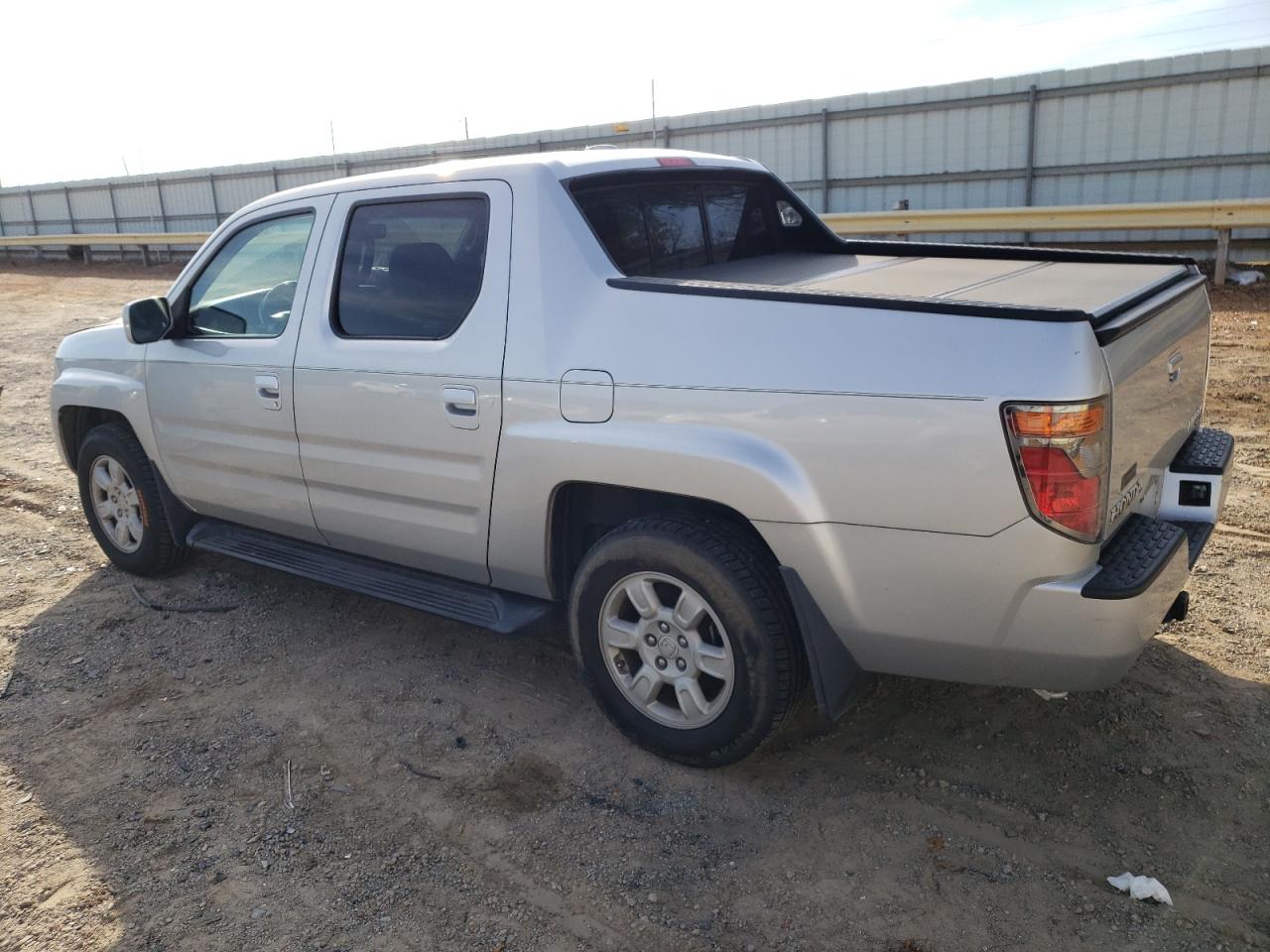 Image 2 of 2006 HONDA RIDGELINE RTL 2006 with VIN 2HJYK16546H535287