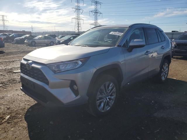 Obraz 1 z 2021 TOYOTA RAV4 XLE PREMIUM 2021 z VIN 2T3A1RFV2MC170727