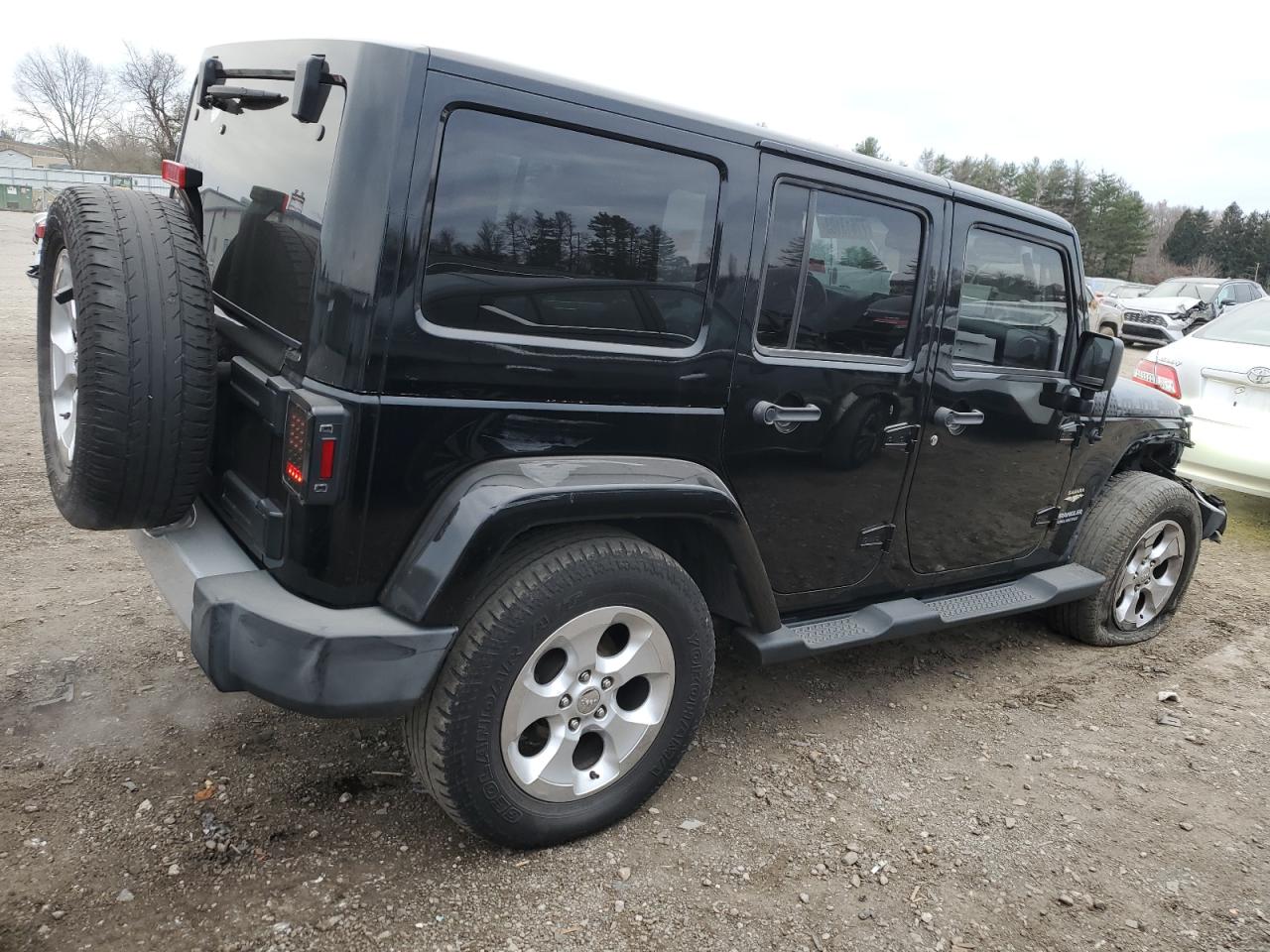 Изображение 3 2013 JEEP WRANGLER UNLIMITED SAHARA 2013 с VIN 1C4BJWEG0DL527734