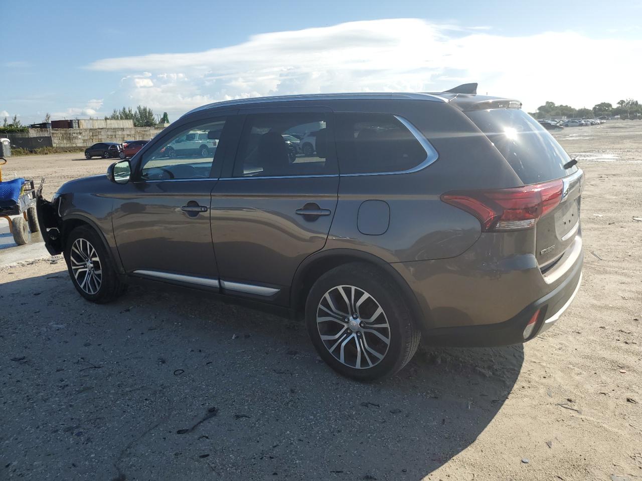Изображение 2 2018 MITSUBISHI OUTLANDER SE 2018 с VIN JA4AD3A37JZ069486