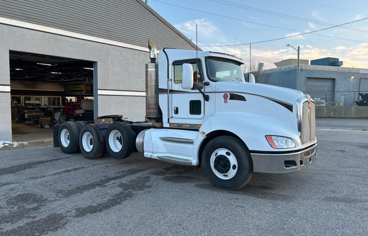 Image 1 of 2009 KENWORTH CONSTRUCTION T660 2009 with VIN 1XKADU9X39J237688