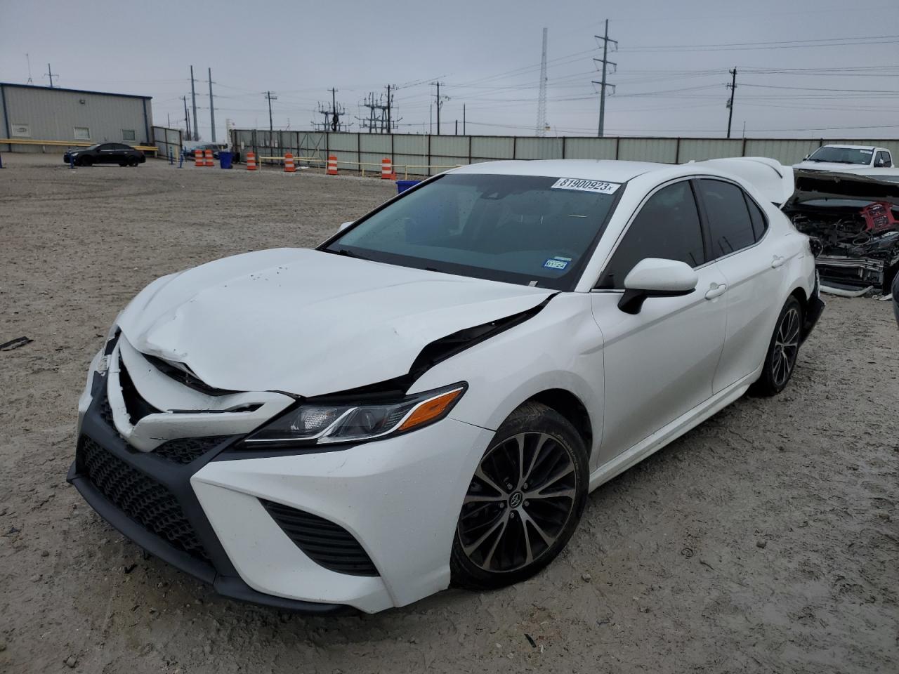 Image 1 of 2018 TOYOTA CAMRY L 2018 with VIN 4T1B11HK4JU067627