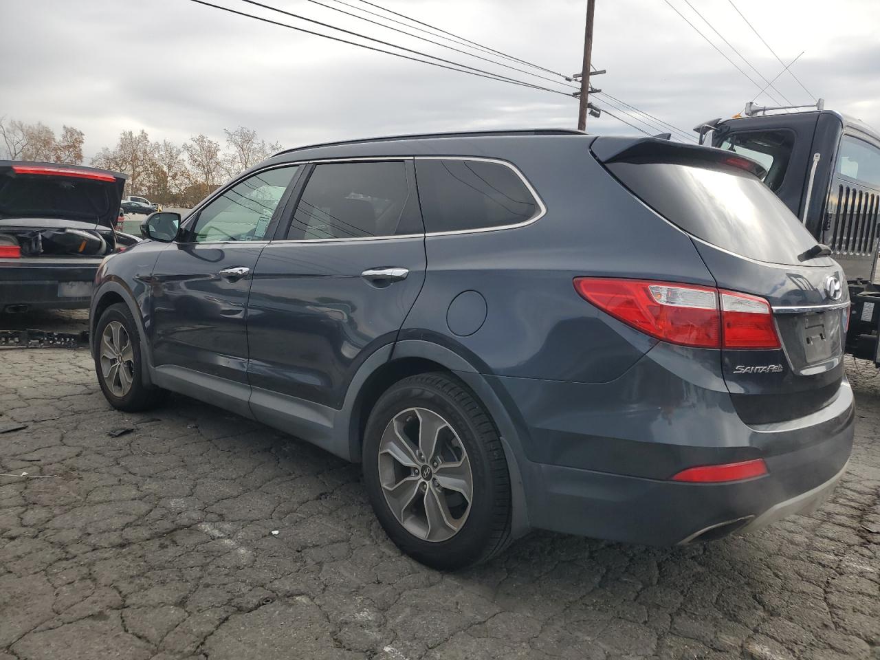 Image 2 of 2016 HYUNDAI SANTA FE SE 2016 with VIN KM8SM4HF9GU148546