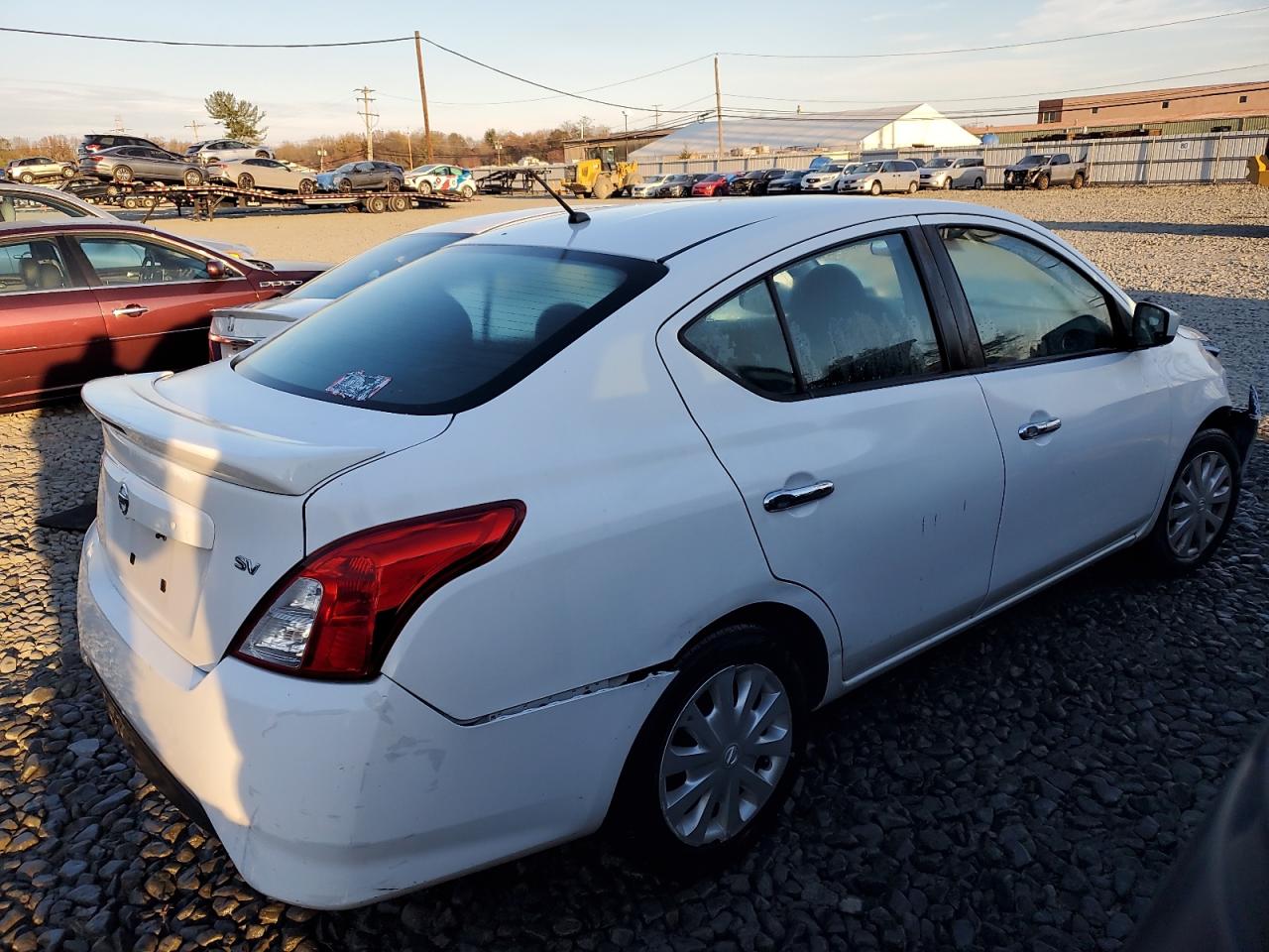 Изображение 3 2017 NISSAN VERSA S 2017 с VIN 3N1CN7AP3HK421575