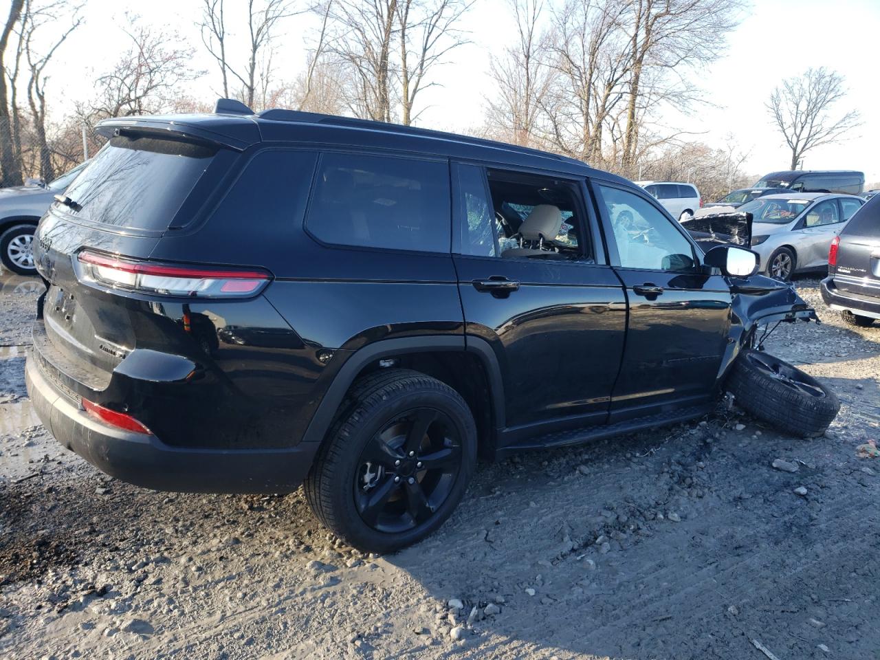 Image 3 of 2023 JEEP GRAND CHEROKEE L LIMITED 2023 with VIN 1C4RJKBGXP8863734