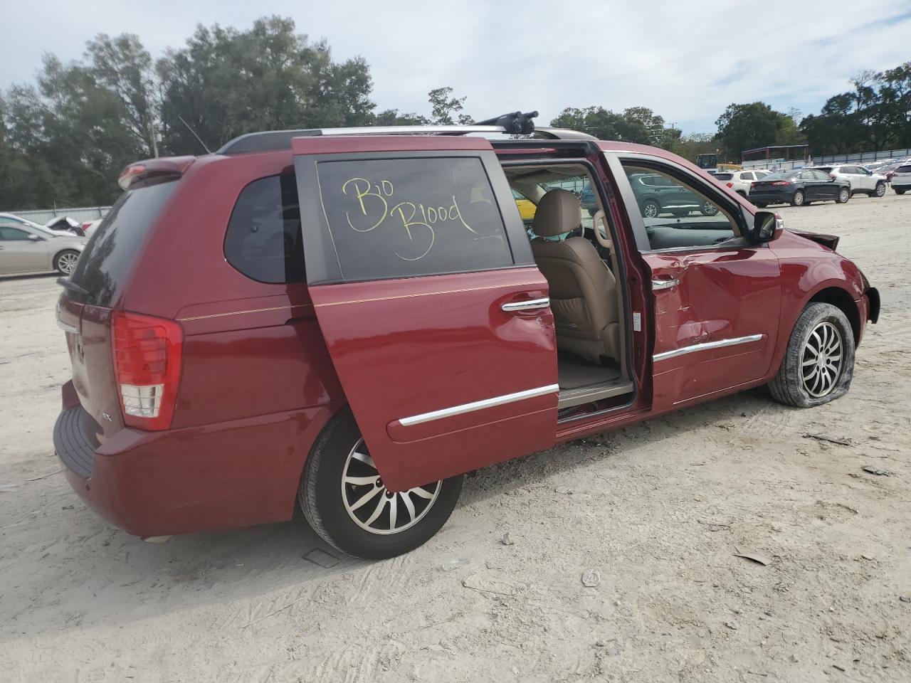Image 3 of 2011 KIA SEDONA EX 2011 with VIN KNDMH4C75B6377336