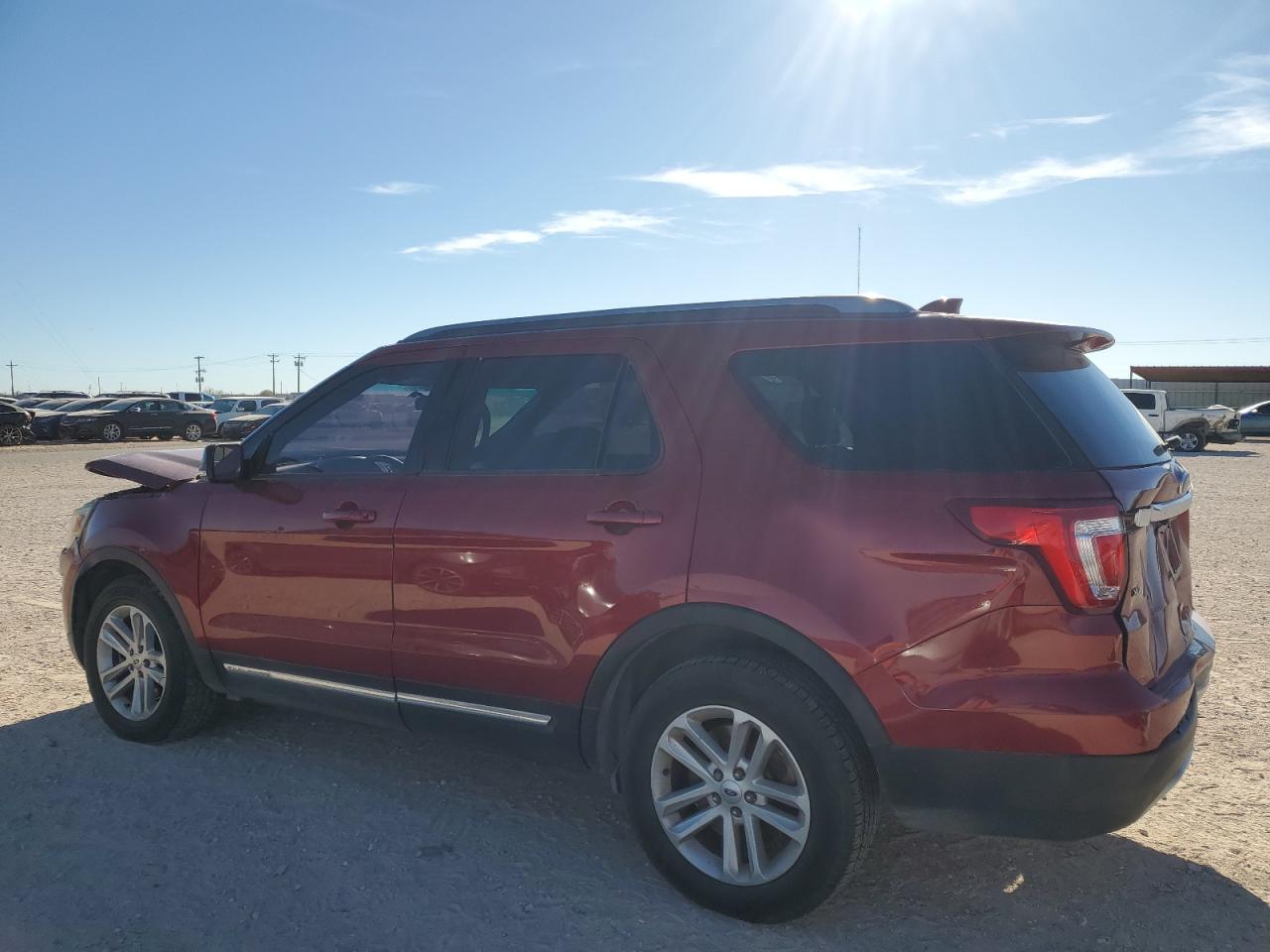 Obraz 2 z 2017 FORD EXPLORER XLT 2017 z VIN 1FM5K7D8XHGB78599