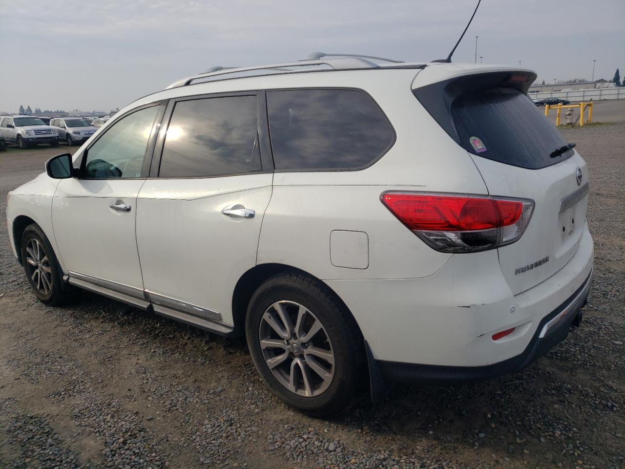 Image 2 of 2014 NISSAN PATHFINDER S 2014 with VIN 5N1AR2MN5EC725168