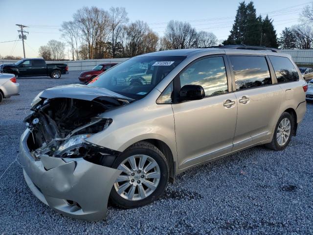 Obraz 1 z 2015 TOYOTA SIENNA LE 2015 z VIN 5TDJK3DC9FS116338