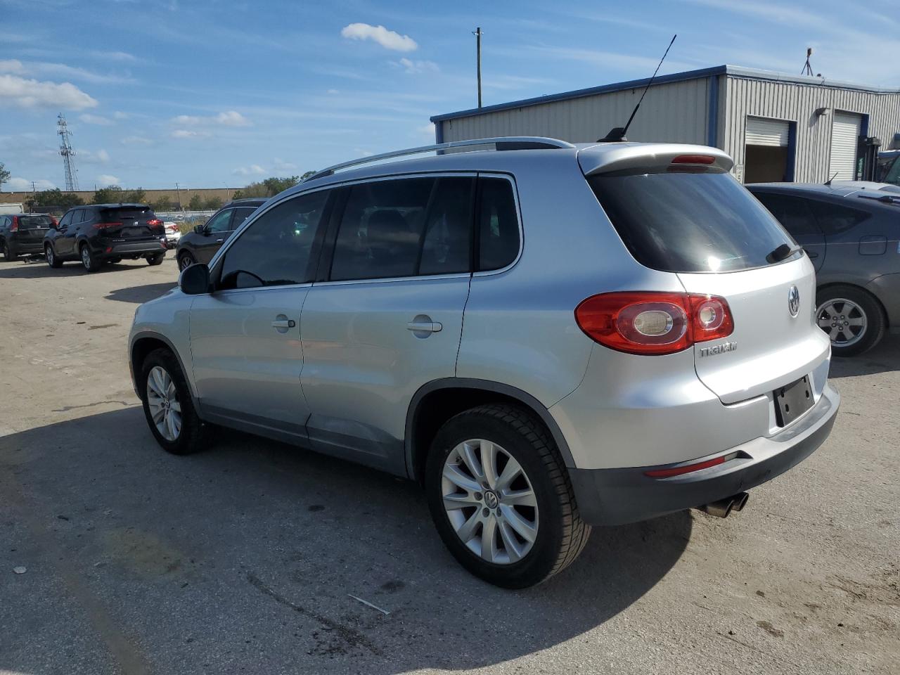 Image 2 of 2010 VOLKSWAGEN TIGUAN S 2010 with VIN WVGAV7AX9AW508424