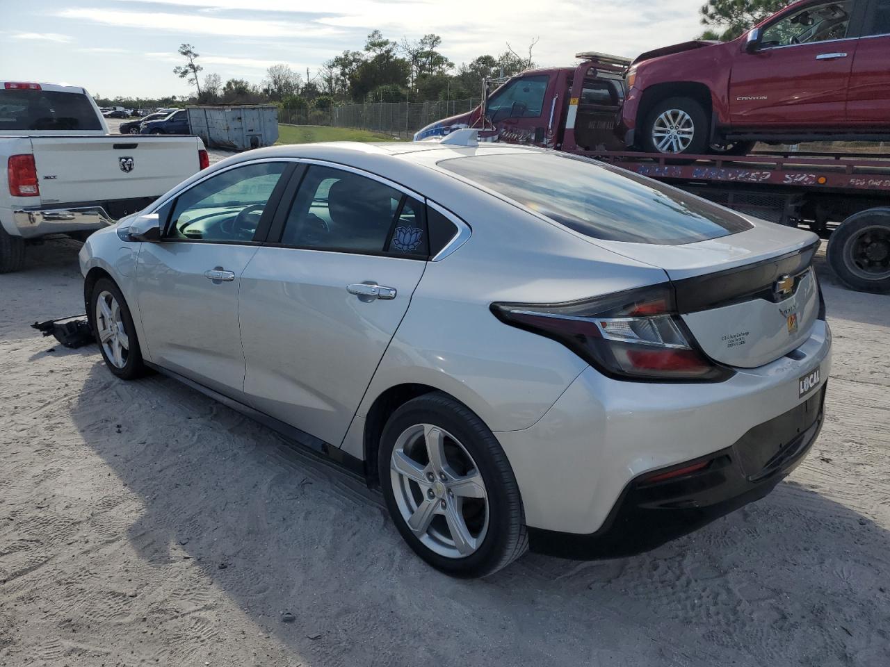 Image 2 of 2017 CHEVROLET VOLT LT 2017 with VIN 1G1RA6S59HU167969