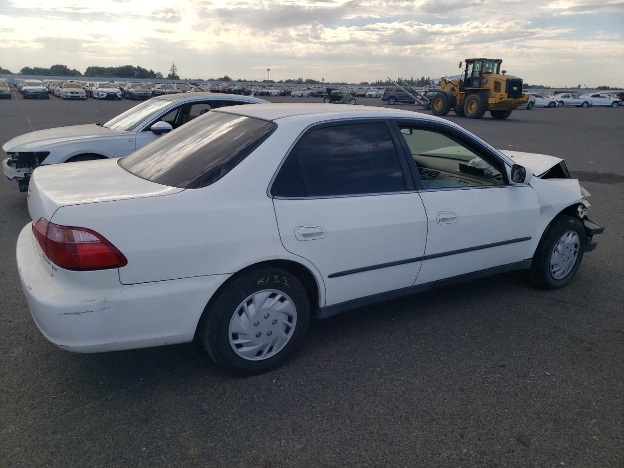 Image 3 of 2000 HONDA ACCORD LX 2000 with VIN JHMCG665XYC024751