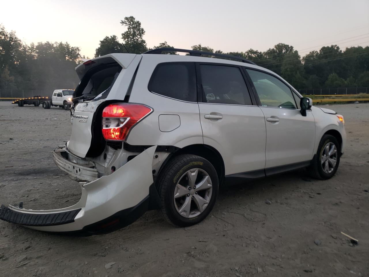 Изображение 3 2015 SUBARU FORESTER 2.5I LIMITED 2015 с VIN JF2SJAHCXFH409807