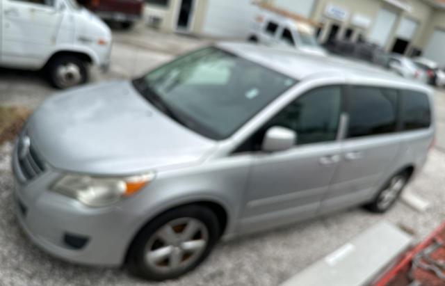 Image 2 of 2009 VOLKSWAGEN ROUTAN SE 2009 with VIN 2V8HW34129R501646