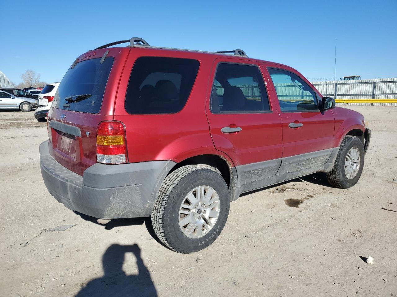 Image 3 of 2007 FORD ESCAPE XLT 2007 with VIN 1FMYU93147KA18821