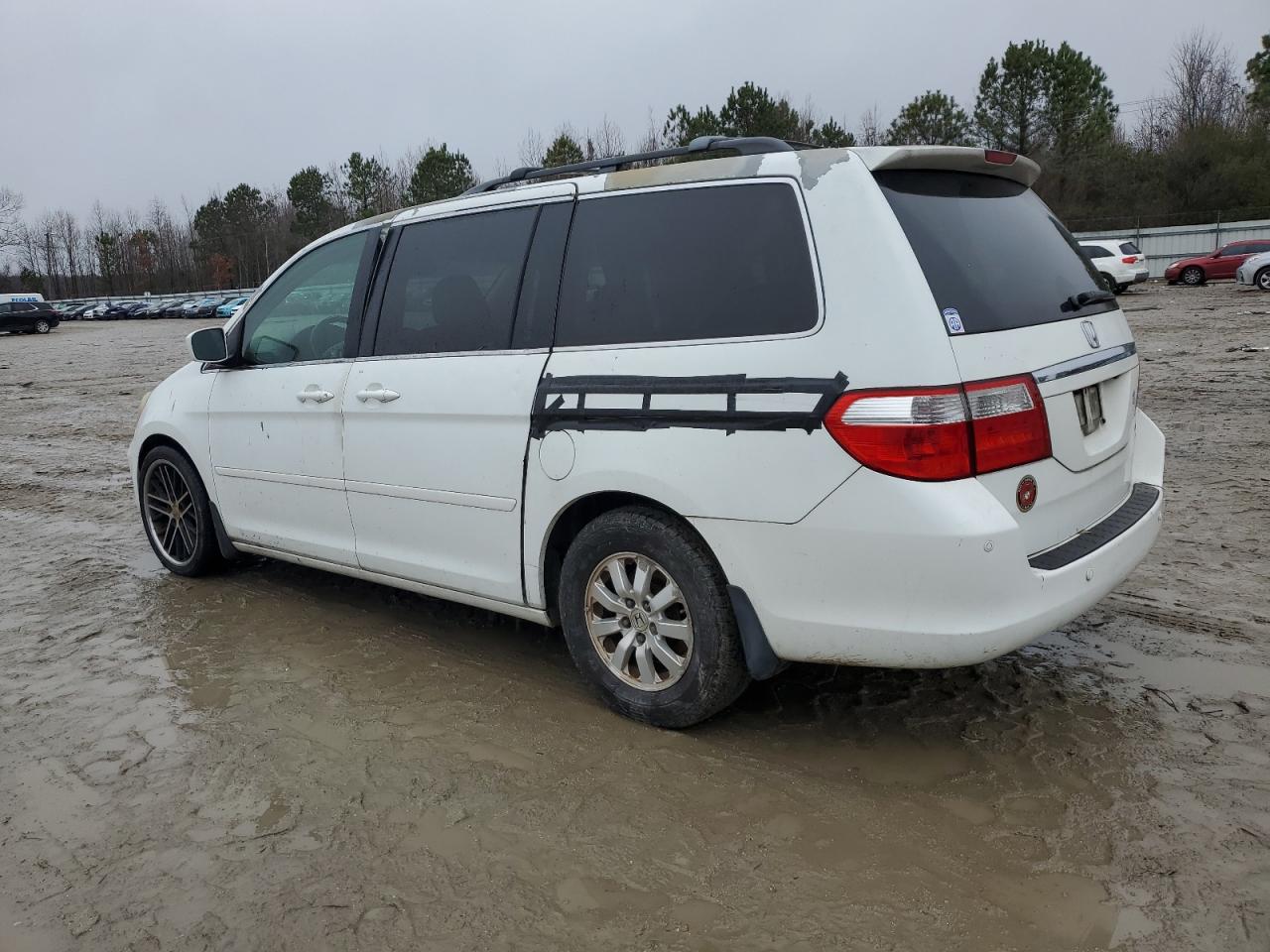 Image 2 of 2005 HONDA ODYSSEY TOURING 2005 with VIN 5FNRL38835B117400