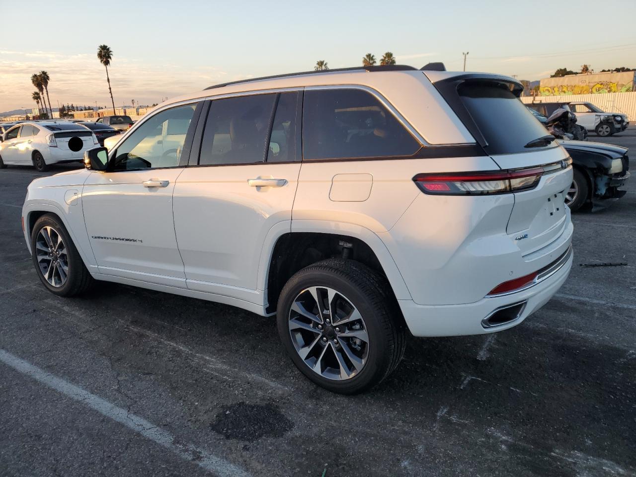 Image 2 of 2023 JEEP GRAND CHEROKEE OVERLAND 4XE 2023 with VIN 1C4RJYD65P8791686