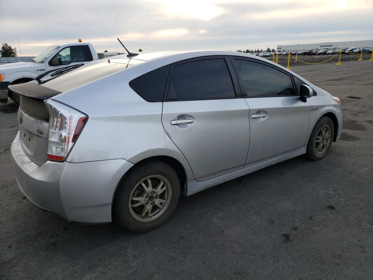 Obraz 3 z 2011 TOYOTA PRIUS  2011 z VIN JTDKN3DU9B0319232