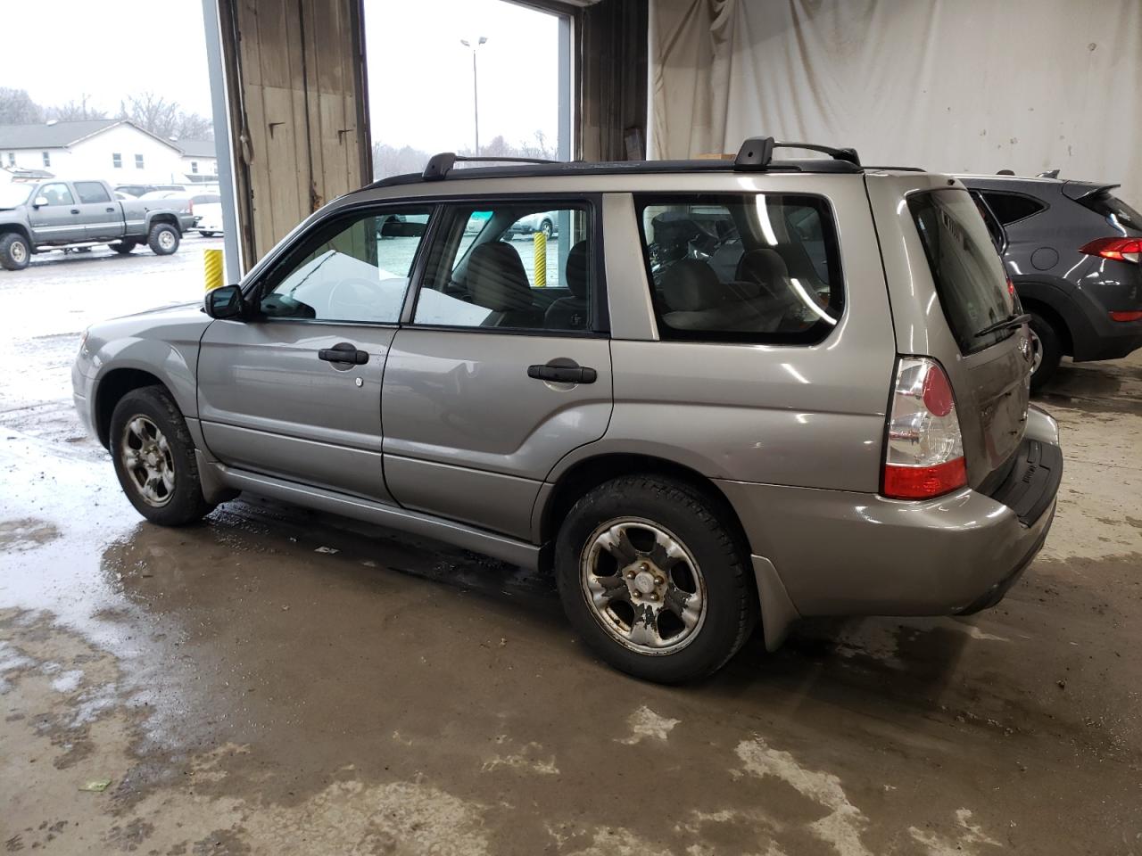 Obraz 2 z 2006 SUBARU FORESTER 2.5X 2006 z VIN JF1SG636X6H759049