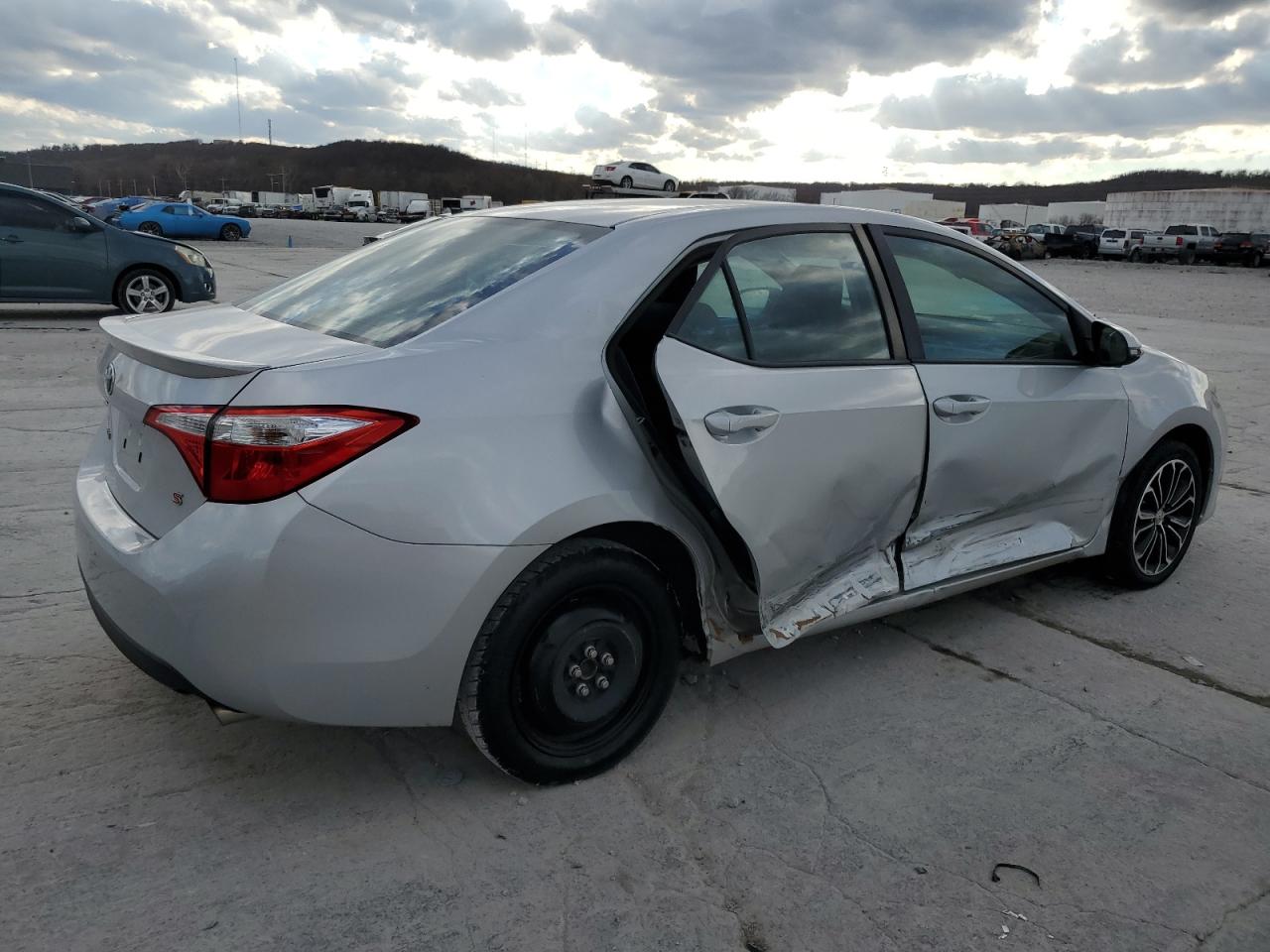 Obraz 3 z 2016 TOYOTA COROLLA L 2016 z VIN 5YFBURHE2GP373364
