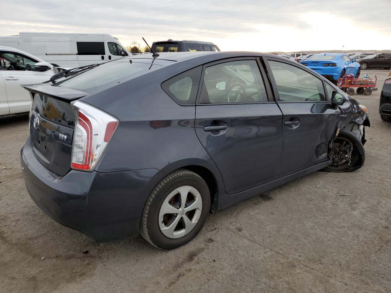 Image 3 of 2014 TOYOTA PRIUS  2014 with VIN JTDKN3DU3E0366194