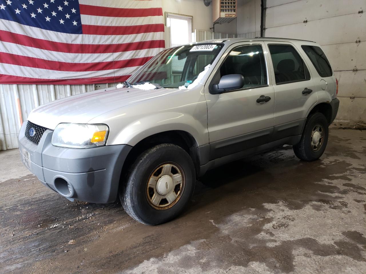 Image 1 of 2005 FORD ESCAPE XLS 2005 with VIN 1FMCU02Z35KC78623