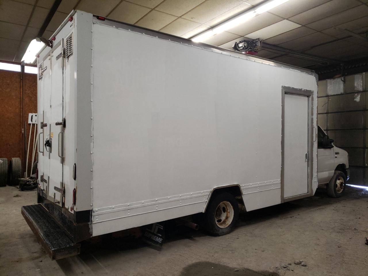 Изображение 3 2015 FORD ECONOLINE E350 SUPER DUTY CUTAWAY VAN 2015 с VIN 1FDWE3FL9FDA36524