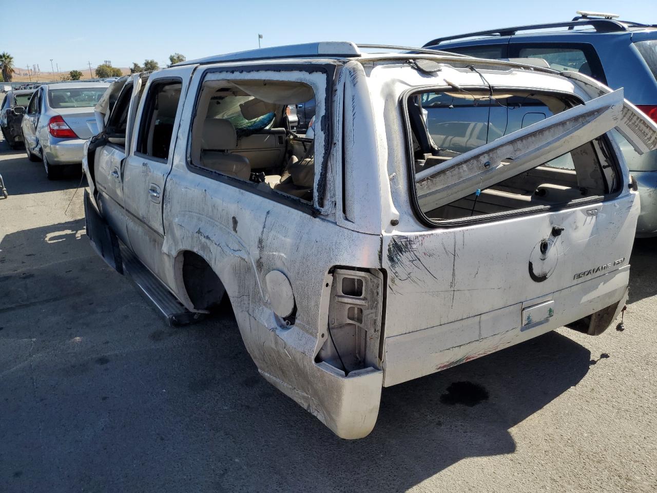 Image 2 of 2005 CADILLAC ESCALADE ESV 2005 with VIN 3GYFK66N15G160718