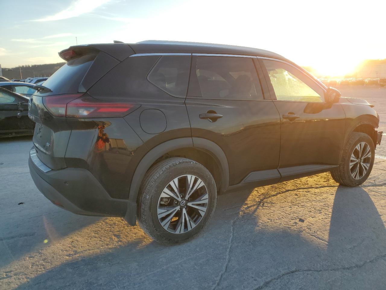 Image 3 of 2021 NISSAN ROGUE SV 2021 with VIN 5N1AT3BA2MC809762