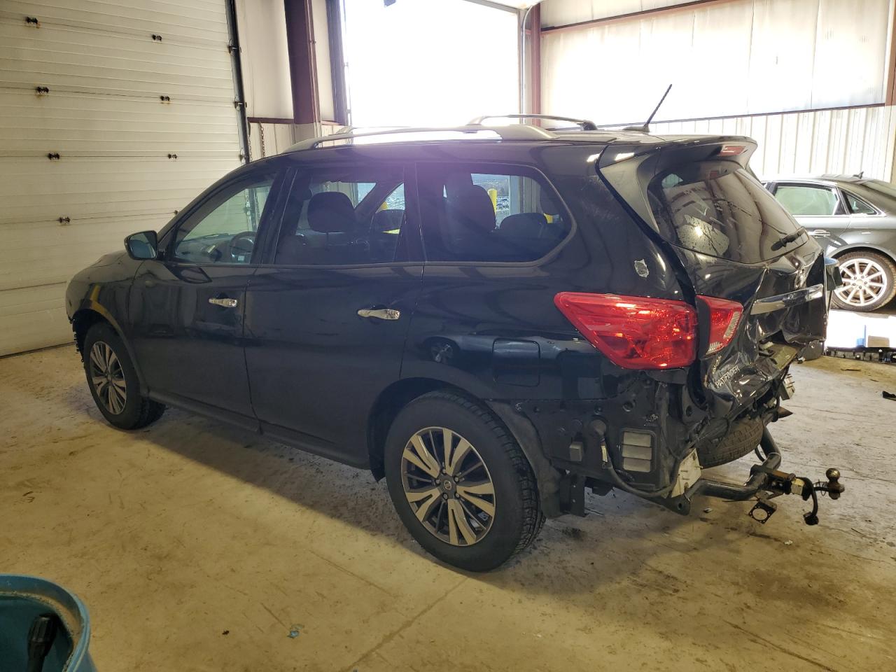 Obraz 2 z 2018 NISSAN PATHFINDER S 2018 z VIN 5N1DR2MM5JC608060
