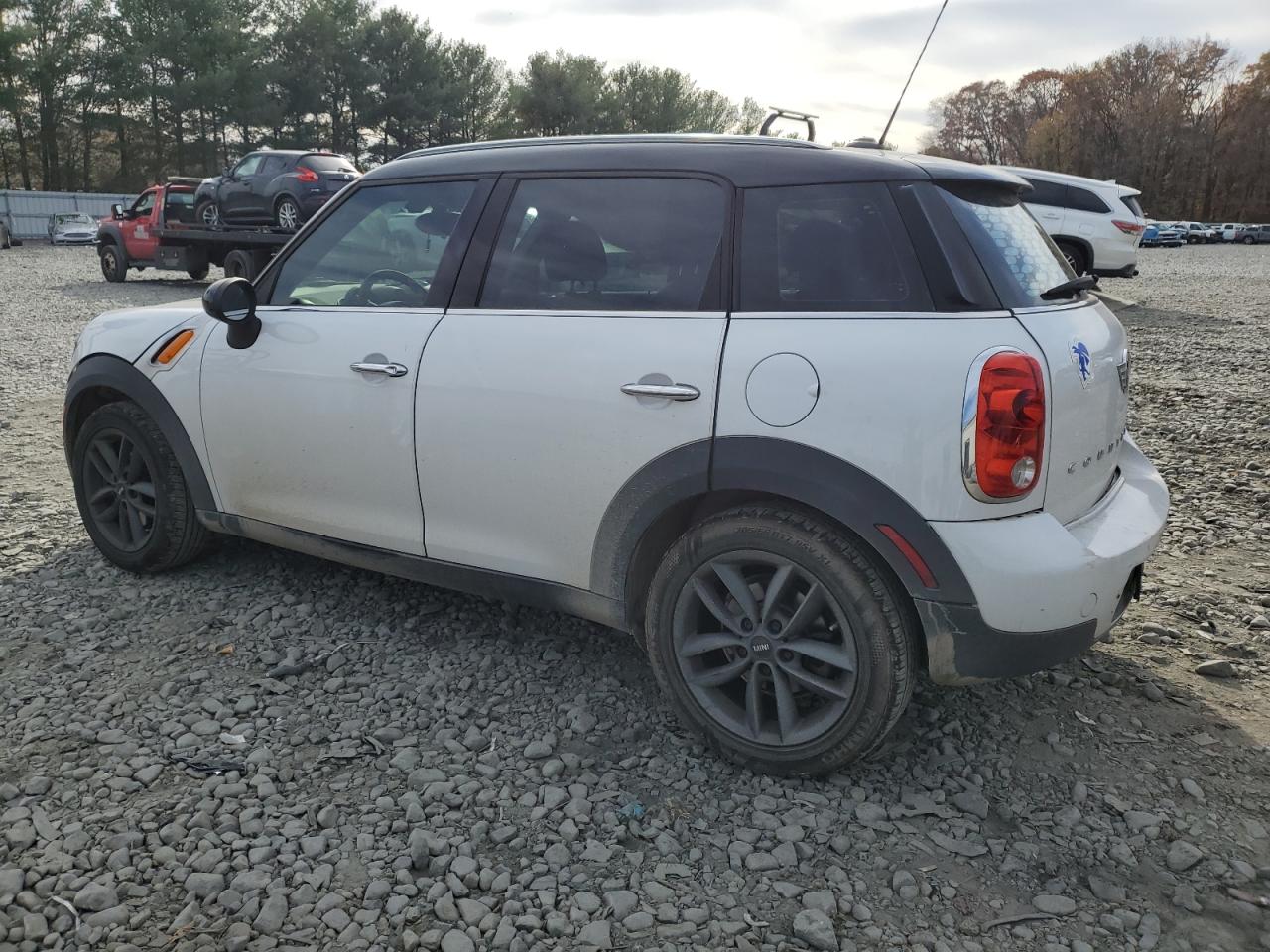 Image 2 of 2014 MINI COOPER COUNTRYMAN 2014 with VIN WMWZB3C55EWR41813