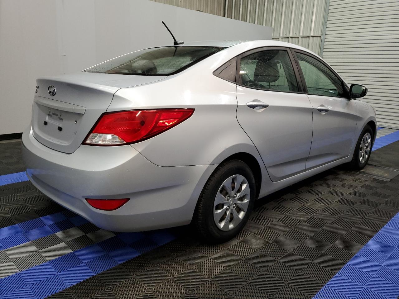 Изображение 3 2017 HYUNDAI ACCENT SE 2017 с VIN KMHCT4AE3HU293043