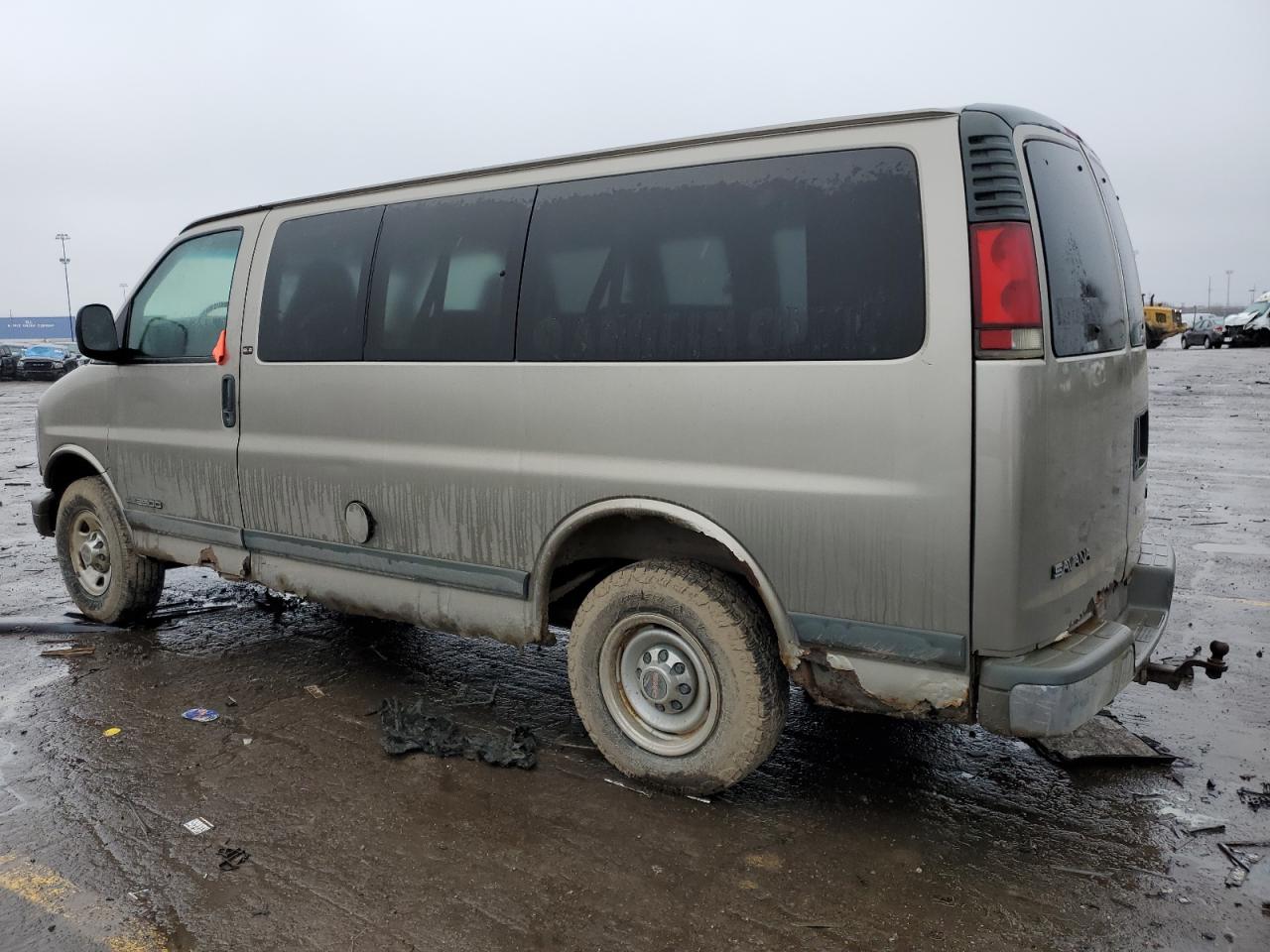 Изображение 2 2001 GMC SAVANA G2500 2001 с VIN 1GJGG25R111185046